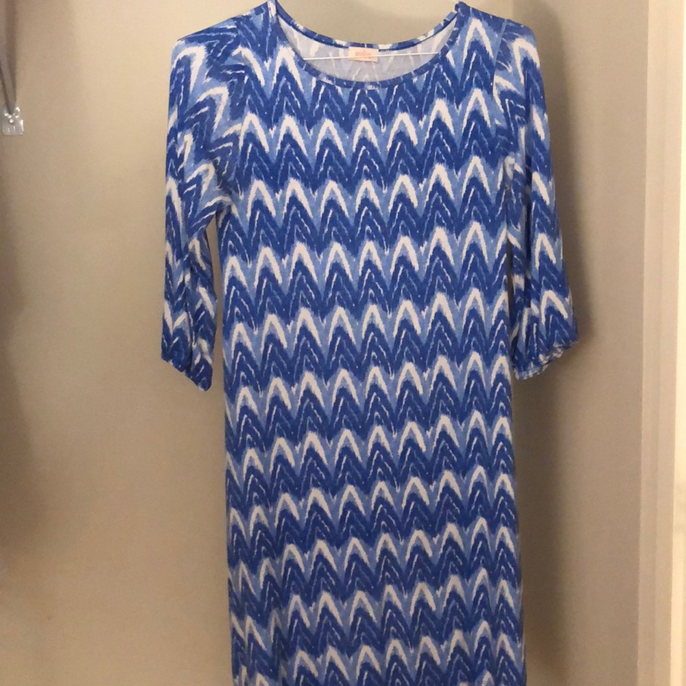 Quarter length sleeve dress